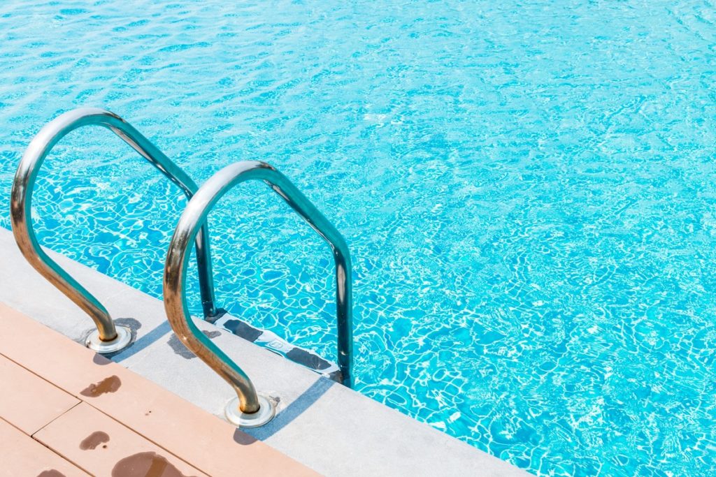 Sicurezza in piscina e al mare: le regole fondamentali per