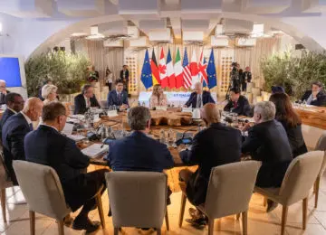 Vertice G7 leader in riunione
